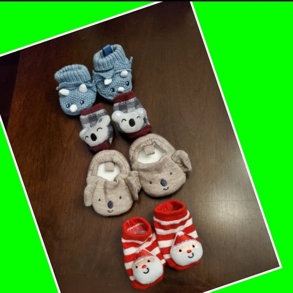 ***50% off **β¬οΈ set of 4 pairs of 0-3 month booties